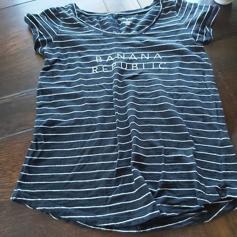 BANANA REPUBLIC STRIPED TOP//B2A